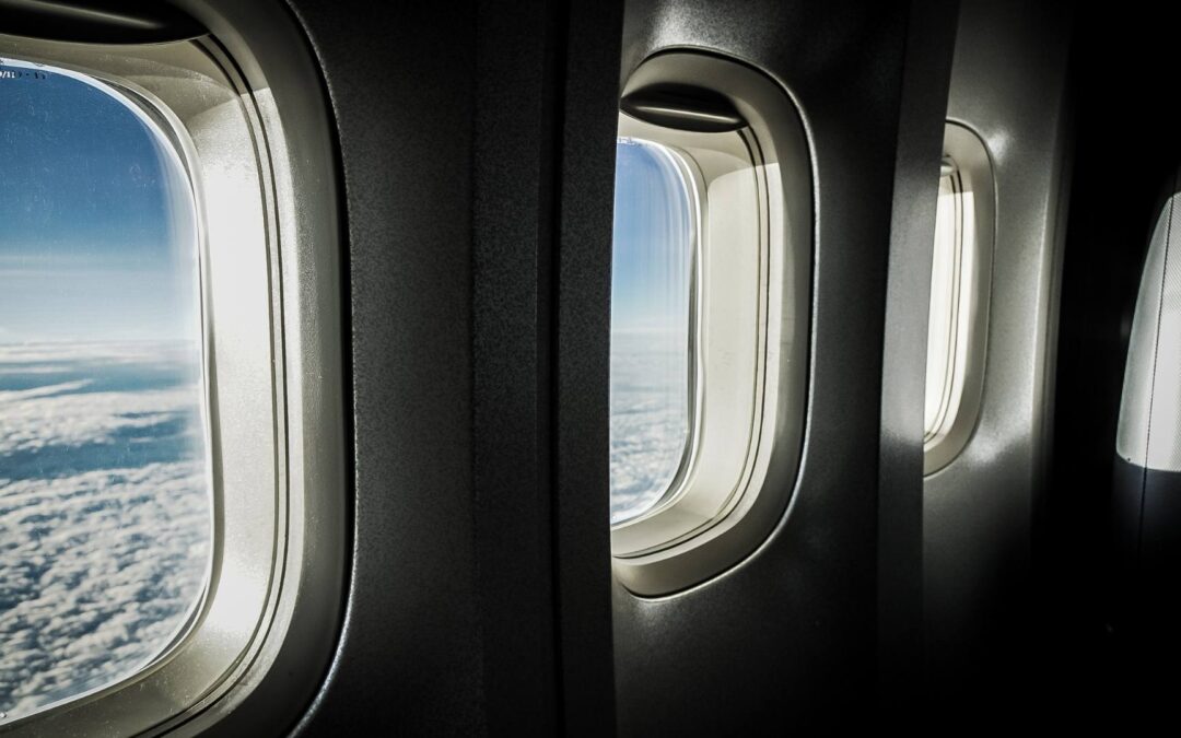 Comment éviter les frais cachés lors de la réservation de billets d’avion