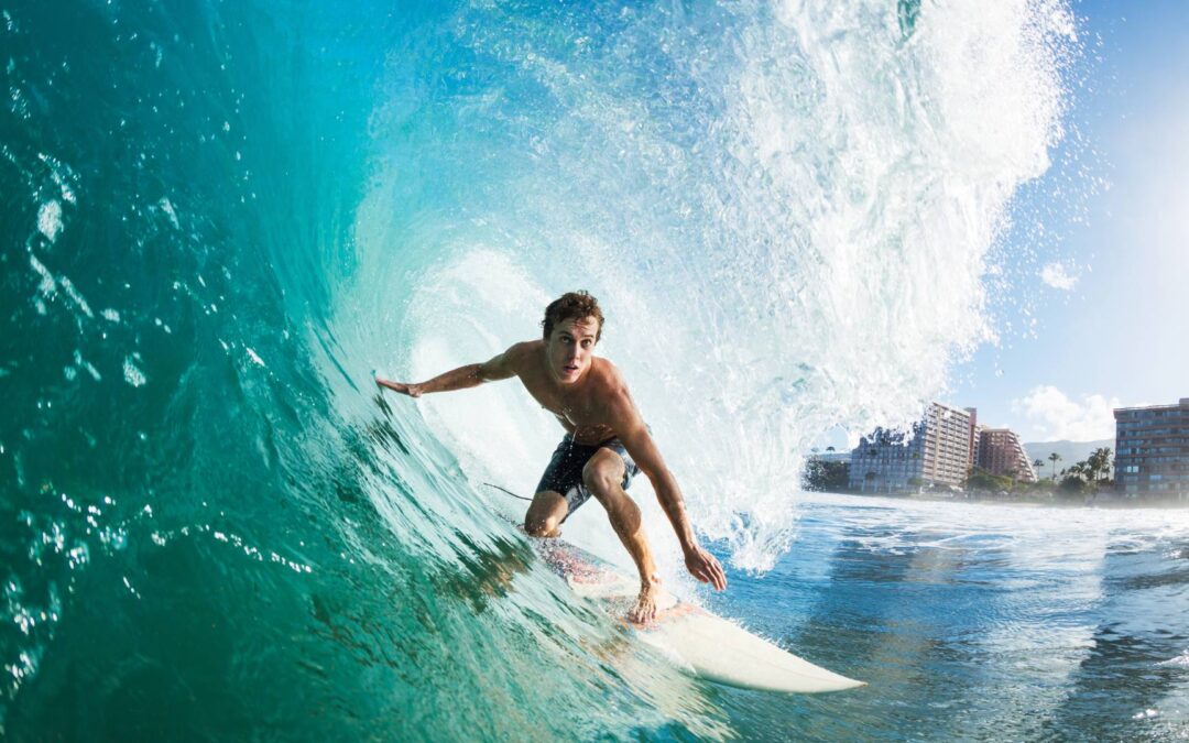 Mon avis sur les meilleures destinations pour les surfeurs débutants