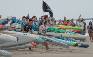 Un départ d'une SUP Race